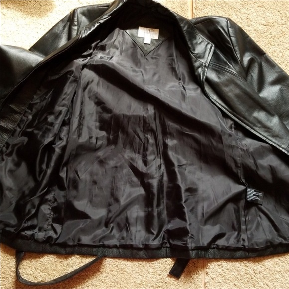 Worthington Black Leather Jacket w/Belt - Picture 4 of 6